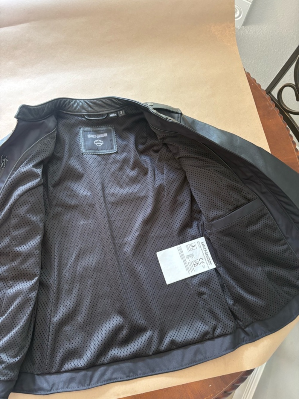 NEW Never Worn Harley-Davidson Black Women’s Leather Riding Jacket & Gloves - Picture 6 of 7